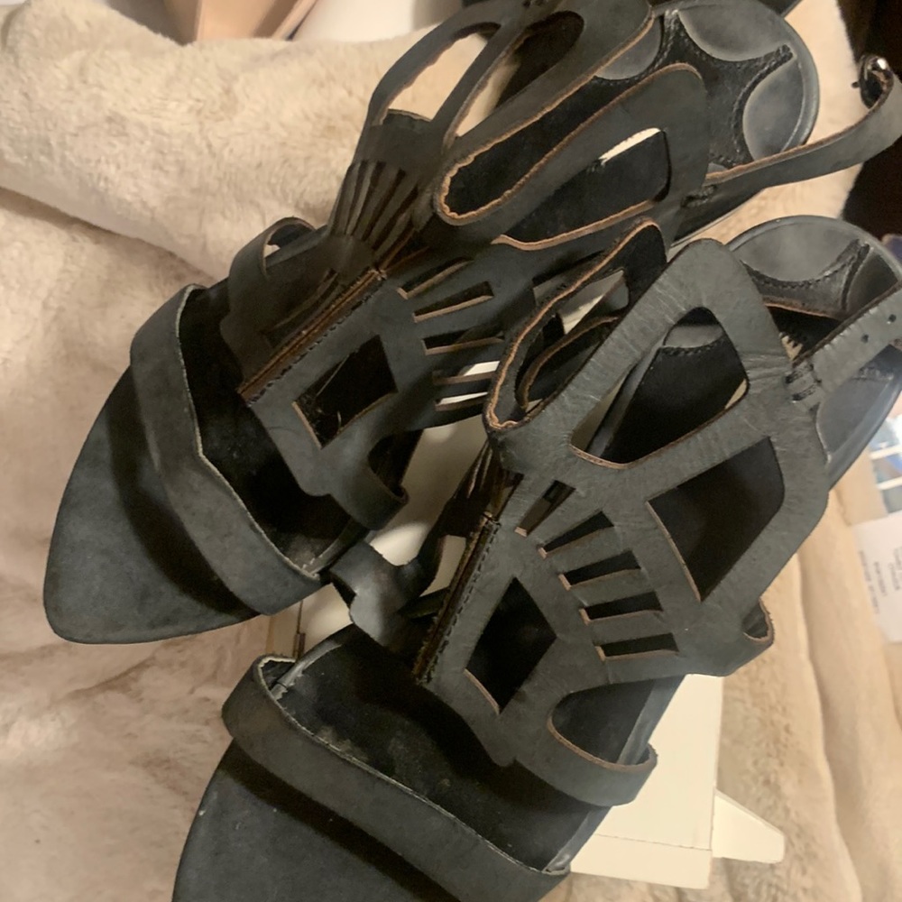 Leon Max platform gladiator buckle strap leather sandals ! Epic!!Never worn !